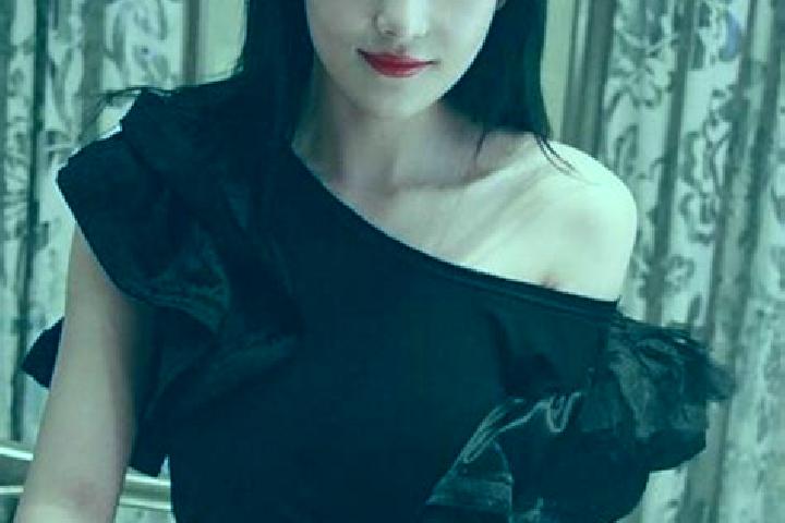 Evelyn, 22, a black grey-eyed asian companion based in Capurgana. Offering GFE, Party Girl, Couples, Striptease, Prostate Massage. Available for incall and o...