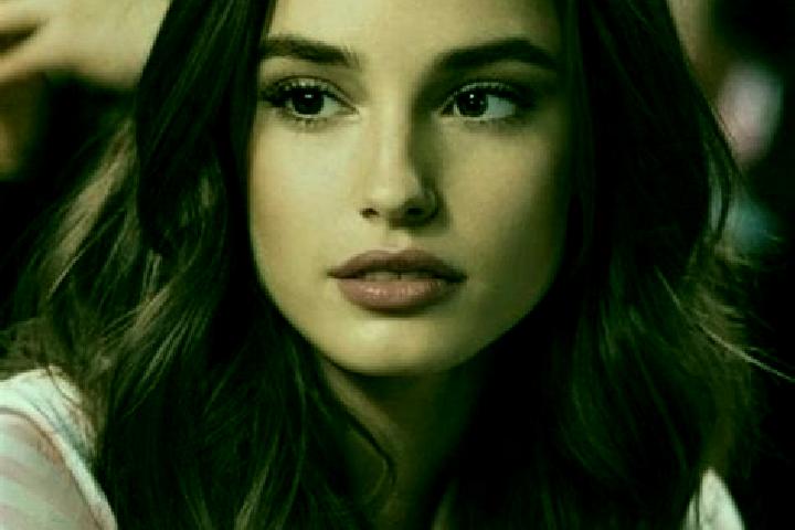 Evelyn, 22, a brunette brown-eyed middle eastern companion based in Sao Francisco do Gloria. Offering GFE, Party Girl, Massage, A-Level. Available for incall...