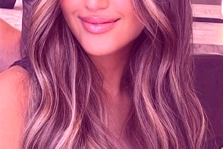 Evelyn, 22, a dark blonde brown-eyed ebony companion based in Oujda. Offering A-Level, GFE, Roleplay. Available for incall and outcall, day and evening dates.