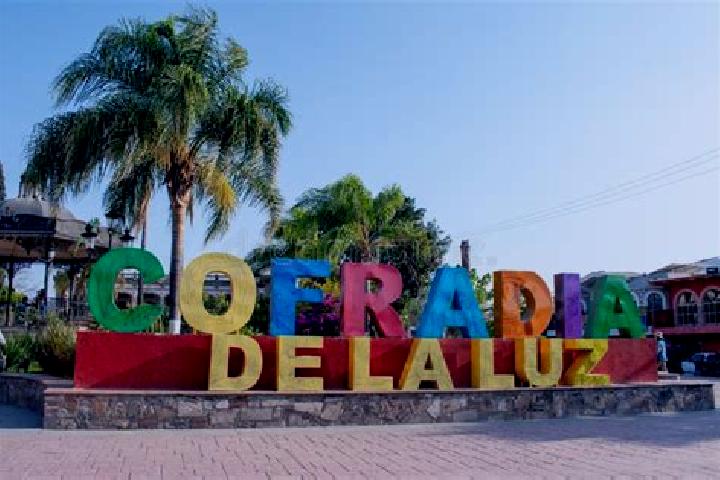 Evelyn, 22 — Escort in Cofradia, Mexico