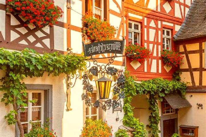 Evelyn, 22 — Escort in Elzweiler, Germany