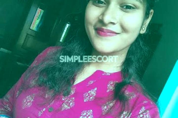 Evelyn, 22 — Escort in Erode, India