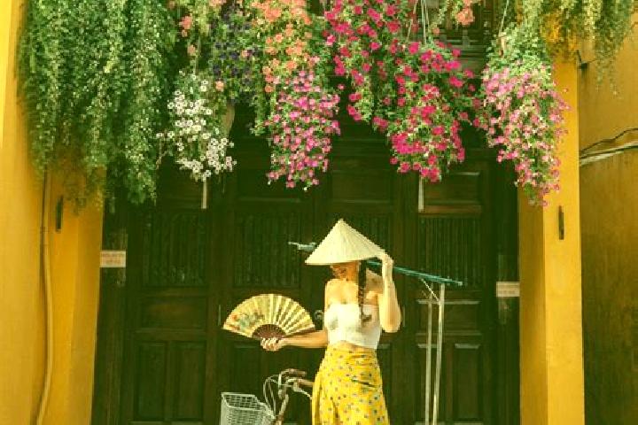 Evelyn, 22 — Escort in Ho, Vietnam