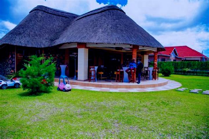 Evelyn, 22 — Escort in Kiboga, Uganda