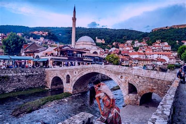 Evelyn, 22 — Escort in Prizren, Kosovo