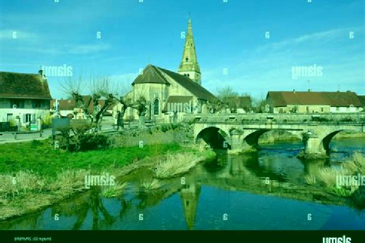Evelyn, 22 — Escort in Ruffey-sur-Seille, France