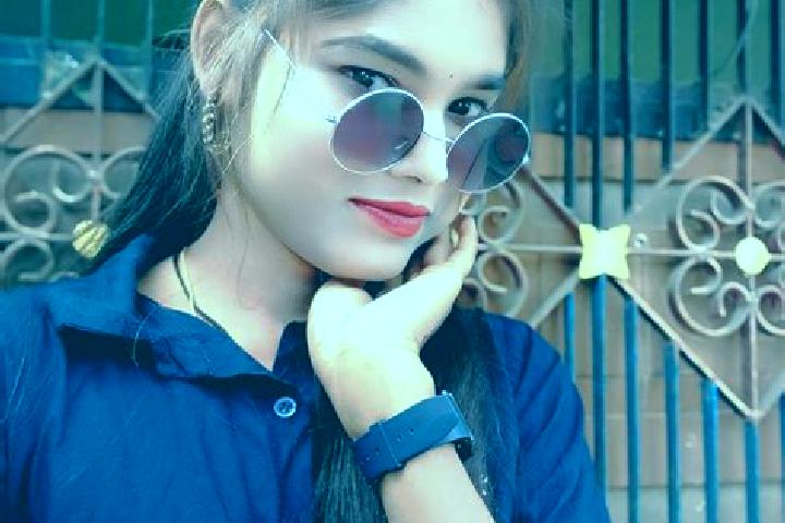 Evelyn, 22 — Escort in Sanuru, India
