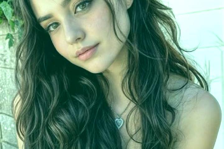 Evelyn, 23, a auburn hazel-eyed caribbean companion based in Brodowski. Offering Girlfriend Experience, Fetish, Dinner Date, Tantra, Party Girl. Available fo...