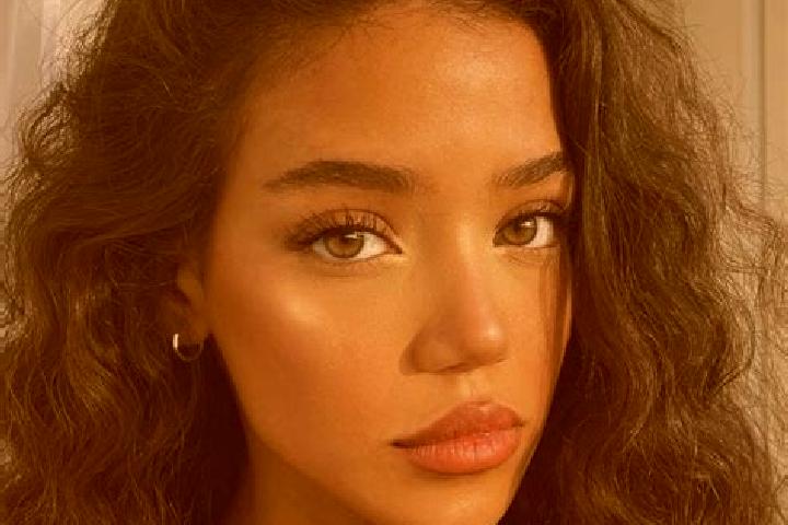 Evelyn, 23, a black brown-eyed middle eastern companion based in Ozegna. Offering Dinner Date, Duos, Domination. Available for incall and outcall, day and ev...