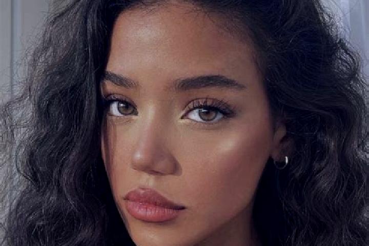 Evelyn, 23, a black brown-eyed mixed companion based in Villavendimio. Offering CIM, GFE, Couples. Available for incall and outcall, overnight bookings avail...