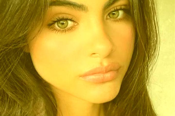 Evelyn, 23, a brunette dark-eyed middle eastern companion based in Penz. Offering Tantra, A-Level, BDSM. Available for incall and outcall, day and evening da...