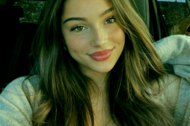 Evelyn, 23, a brunette grey-eyed latina companion based in San Agustin de las Juntas. Offering Party Girl, 69, BDSM, Girlfriend Experience. Available for inc...