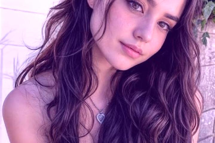 Evelyn, 23, a brunette hazel-eyed indian companion based in Unterthingau. Offering OWO, Dinner Date, Travel Companion, A-Level. Available for incall and outc...