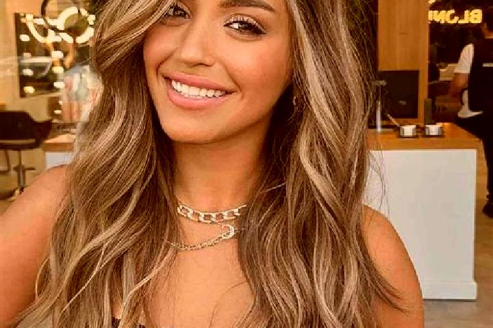 Evelyn, 23, a dark blonde brown-eyed mediterranean companion based in Dzumogne. Offering A-Level, Girlfriend Experience, Travel Companion, Roleplay. Availabl...