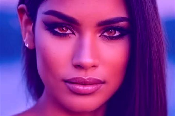 Evelyn, 23, a red brown-eyed latina companion based in Sauta. Offering Massage, Erotic Massage, Couples, 69. Available for incall and outcall, day and evenin...