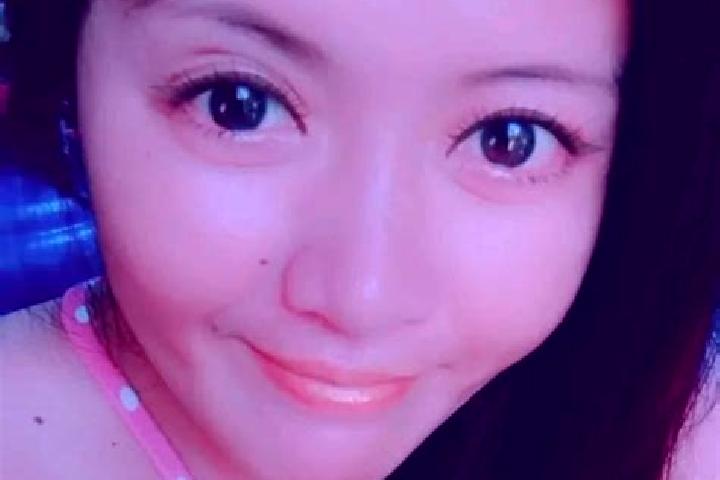 Evelyn, 23 — Escort in Dungang, China