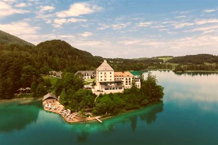 Evelyn, 23 — Escort in Fuschl am See, Austria