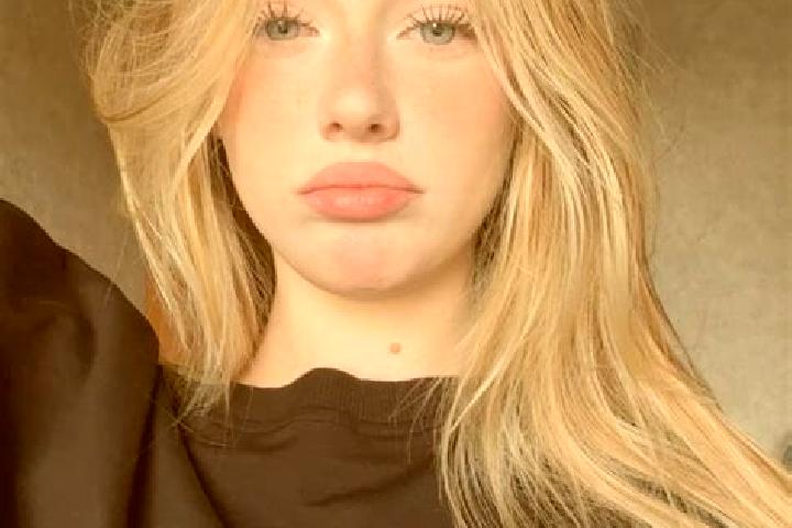 Evelyn, 23 — Escort in Lesnyye Polyany, Russia