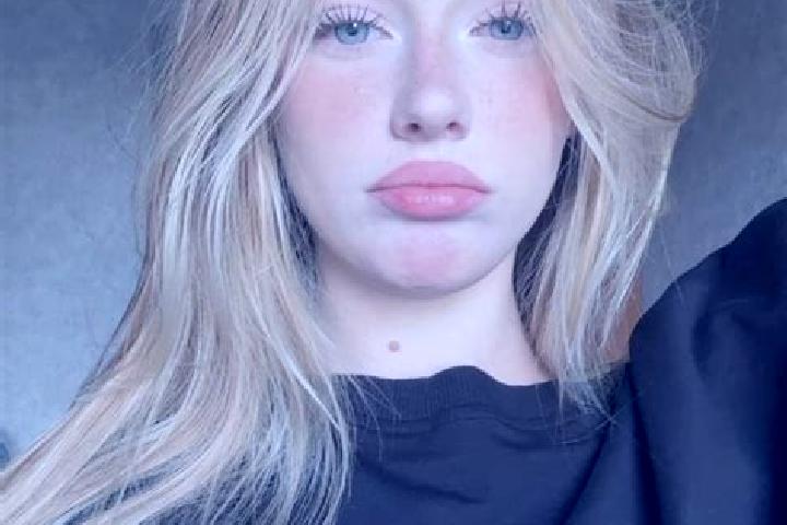 Evelyn, 23 — Escort in Mihaliccik, Turkey