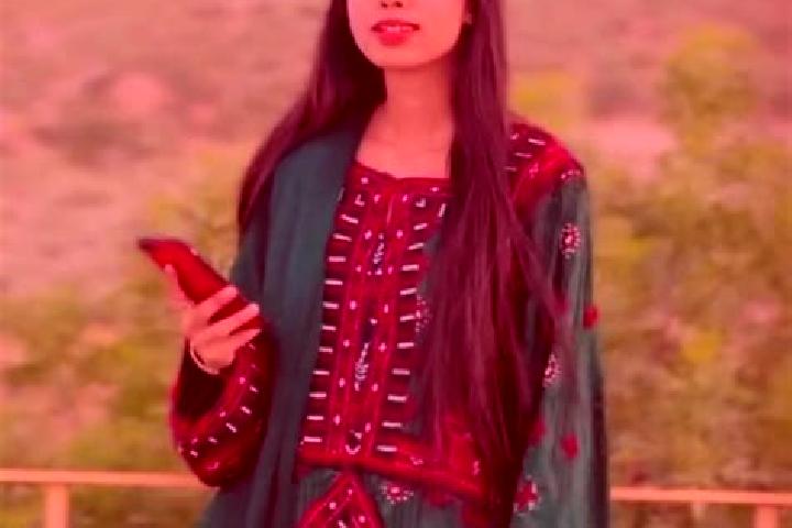 Evelyn, 23 — Escort in Siah Baz, Iran