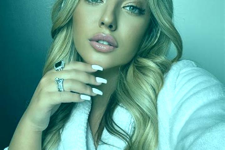 Evelyn, 23 — Escort in Thuro By, Denmark