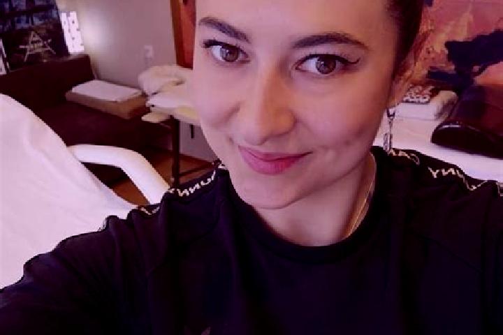 Evelyn, 24, a black brown-eyed mediterranean companion based in Ricaurte. Offering Tantra, 69, Erotic Massage, Duos. Available for incall and outcall, day an...