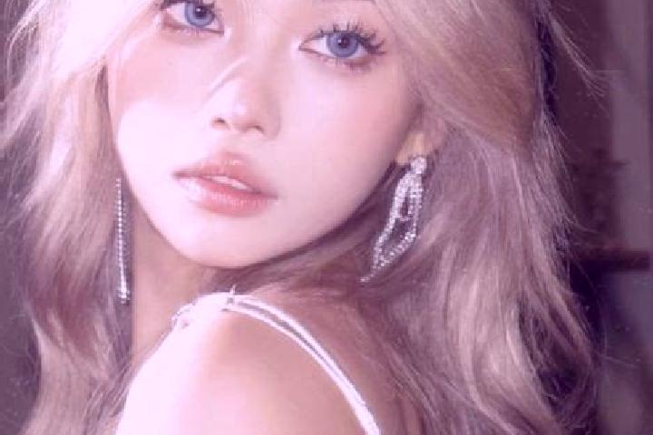 Evelyn, 24, a blonde blue-eyed asian companion based in Goseong. Offering Duos, Dinner Date, Couples, Tantra, OWO. Available for incall and outcall, day and ...