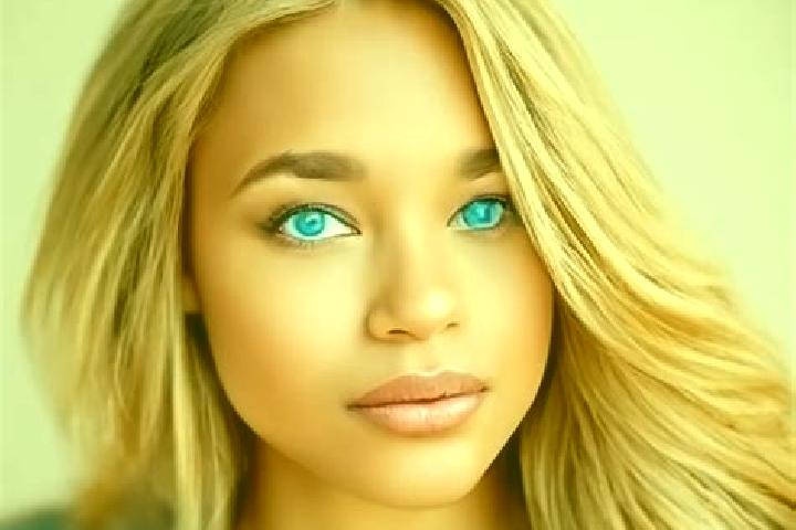 Evelyn, 24, a blonde blue-eyed latina companion based in Baruny. Offering Couples, Roleplay, Erotic Massage, Massage, Fetish. Available for incall and outcal...