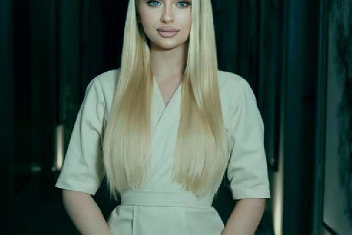Evelyn, 24, a chestnut blue-eyed asian companion based in Simeyiz. Offering Domination, Dinner Date, Tantra, Erotic Massage. Available for incall and outcall...