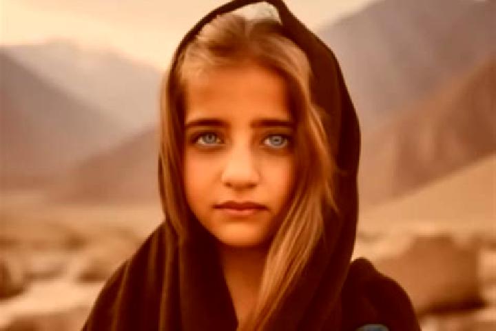Evelyn, 24, a dark blonde amber-eyed middle eastern companion based in Tha Muang. Offering Domination, CIM. Available for incall and outcall, overnight booki...