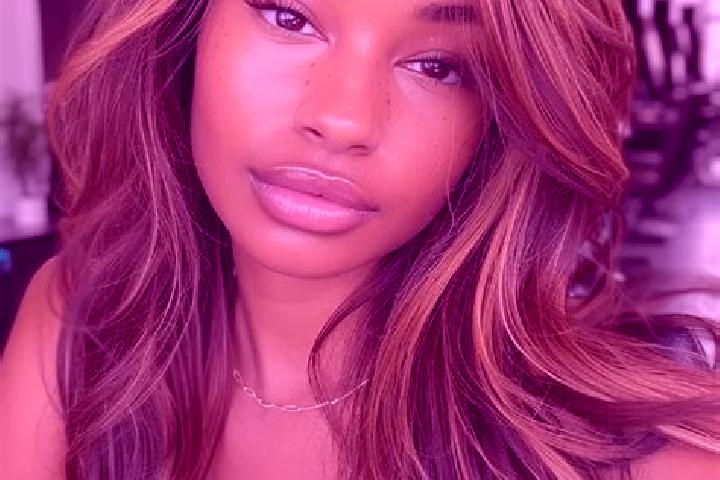 Evelyn, 24, a dark blonde green-eyed mixed companion based in Galgon. Offering OWO, Party Girl, Couples, A-Level. Available for incall and outcall, overnight...