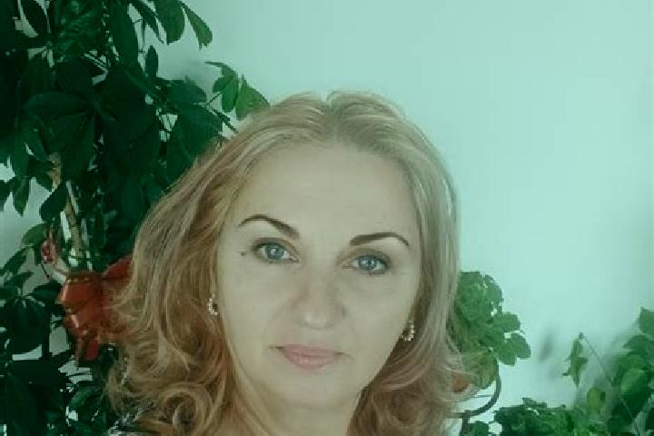 Evelyn, 24 — Escort in Bichigi, Romania