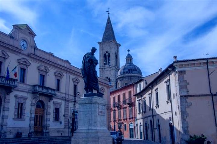 Evelyn, 24 — Escort in Carsoli, Italy