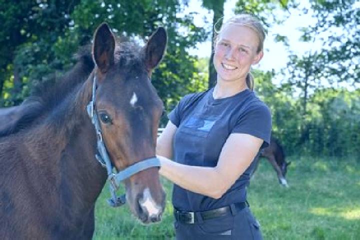 Evelyn, 24 — Escort in Gross Laasch, Germany