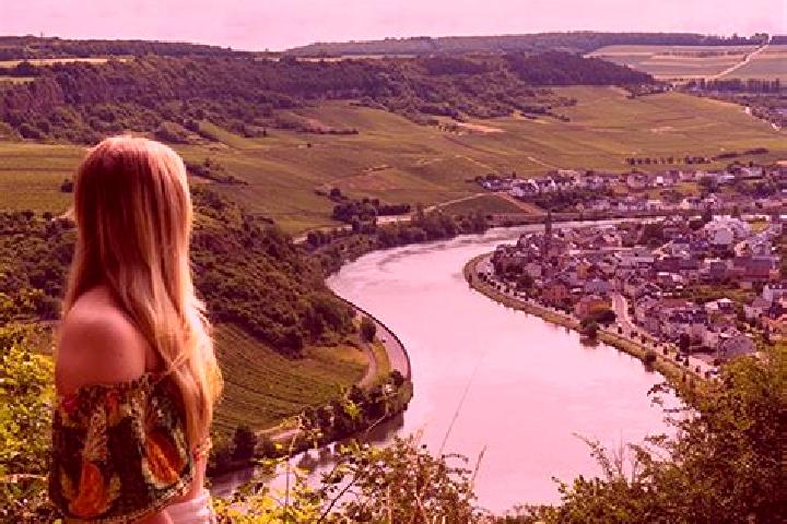 Evelyn, 24 — Escort in Machtum, Luxembourg