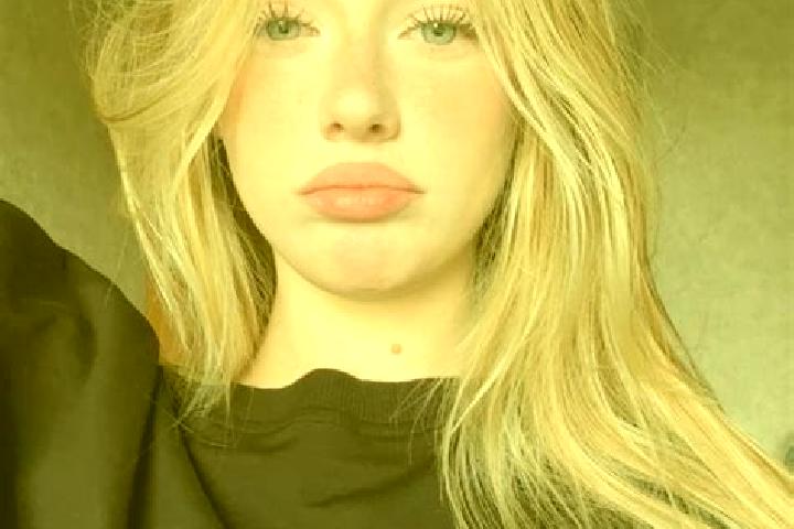 Evelyn, 24 — Escort in Sahun, Spain