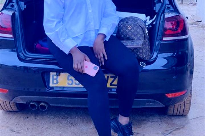 Evelyn, 24 — Escort in Siviya, Botswana