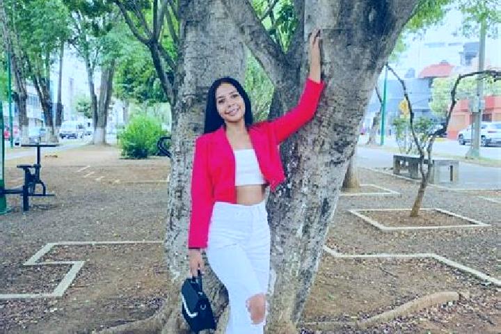 Evelyn, 24 — Escort in Tzitzio, Mexico