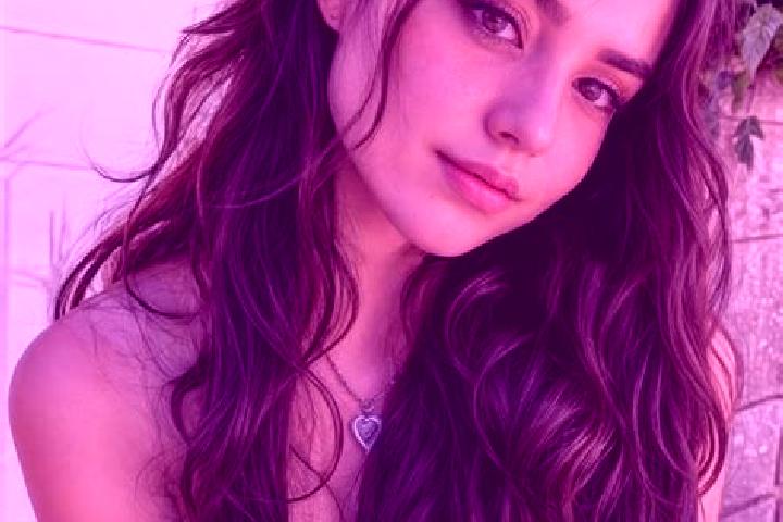 Evelyn, 25, a auburn brown-eyed slavic companion based in Villamor. Offering Party Girl, Tantra, OWO, Domination. Available for incall and outcall, day and e...