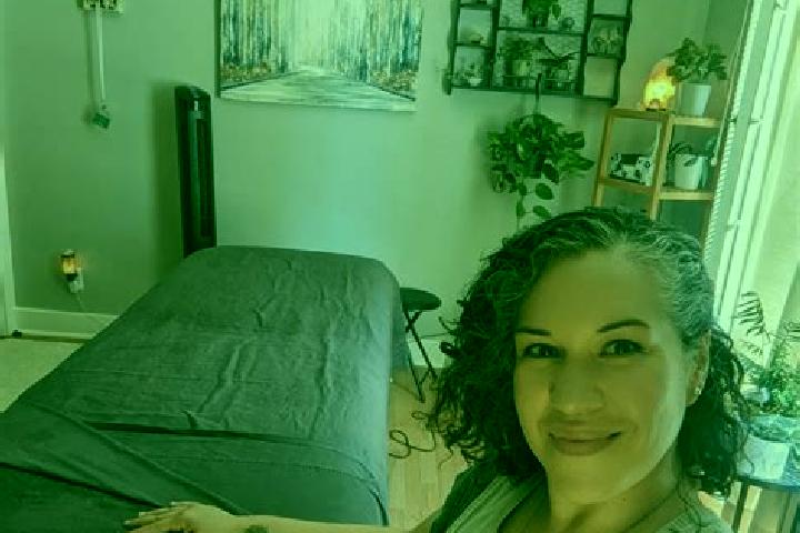 Evelyn, 25, a auburn grey-eyed latina companion based in Cotija de la Paz. Offering Erotic Massage, Domination, Massage, Travel Companion. Available for inca...
