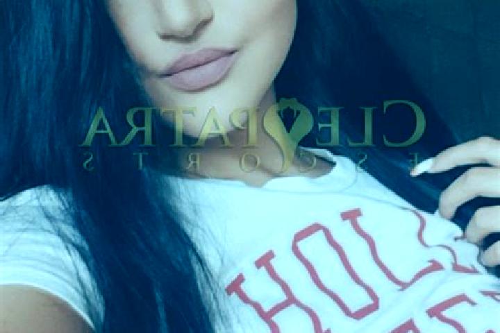 Evelyn, 25, a black brown-eyed caucasian companion based in Raiganj. Offering Striptease, OWO, Tantra. Available for incall and outcall, day and evening dates.