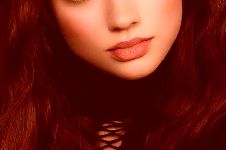 Evelyn, 25, a brunette dark-eyed european companion based in Matraia. Offering Dinner Date, OWO, Duos. Available for incall and outcall, day and evening dates.