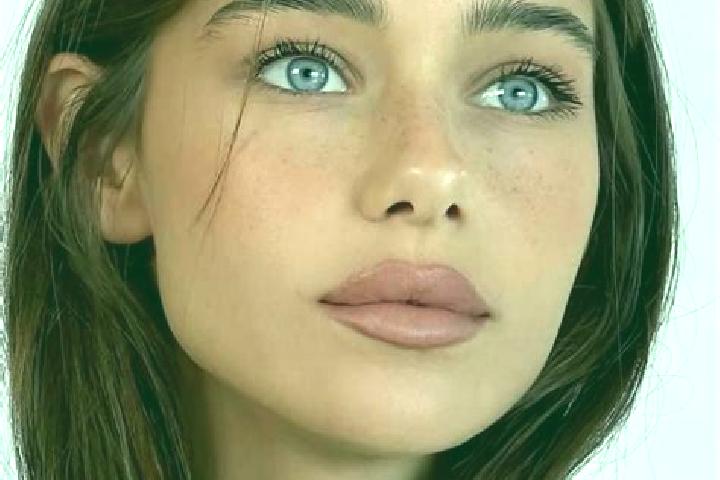 Evelyn, 25, a brunette grey-eyed european companion based in Kostalov. Offering BDSM, Striptease, Fetish. Available for incall and outcall, overnight booking...