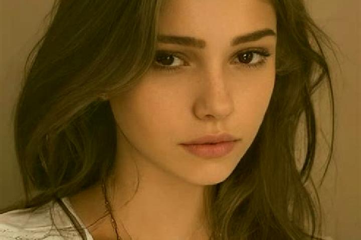 Evelyn, 25, a chestnut grey-eyed slavic companion based in Nassington. Offering Domination, Tantra, A-Level, Deep French Kissing, Striptease. Available for i...