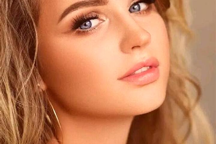 Evelyn, 25, a dark blonde blue-eyed caucasian companion based in Klinca Sela. Offering Party Girl, CIM, Deep French Kissing. Available for incall and outcall...