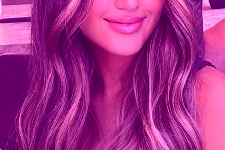 Evelyn, 25, a dark blonde brown-eyed mediterranean companion based in Jacobina do Piaui. Offering Domination, CIM, Deep French Kissing, Erotic Massage. Avail...