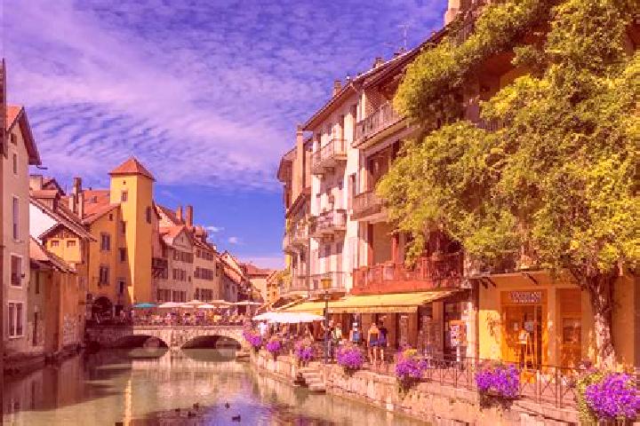 Evelyn, 25 — Escort in Avy, France