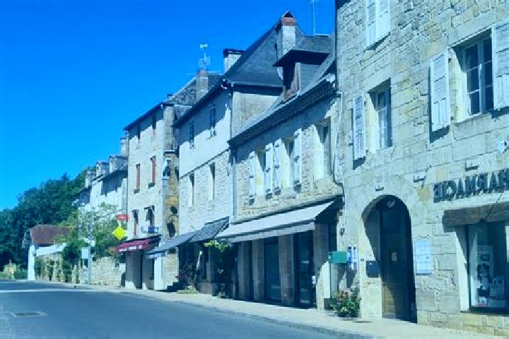Evelyn, 25 — Escort in Ayen, France