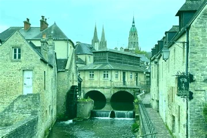 Evelyn, 25 — Escort in Bayeux, France
