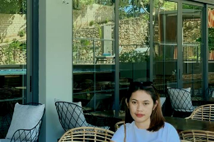 Evelyn, 25 — Escort in Elopada, Indonesia